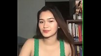 Yannahbanana performs in  sexy green dress live on streaming app